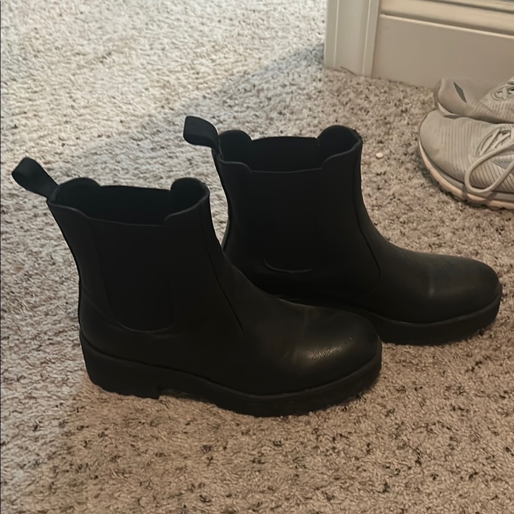Dirty Laundry Black Ankle Booties